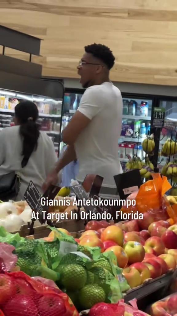 好男人??！字母哥在奧蘭多度假 陪妻子一起逛超市